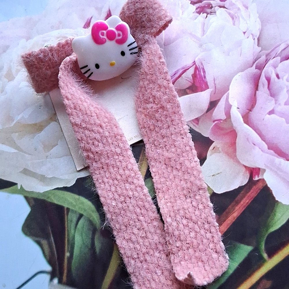 Hello kitty bow barrette